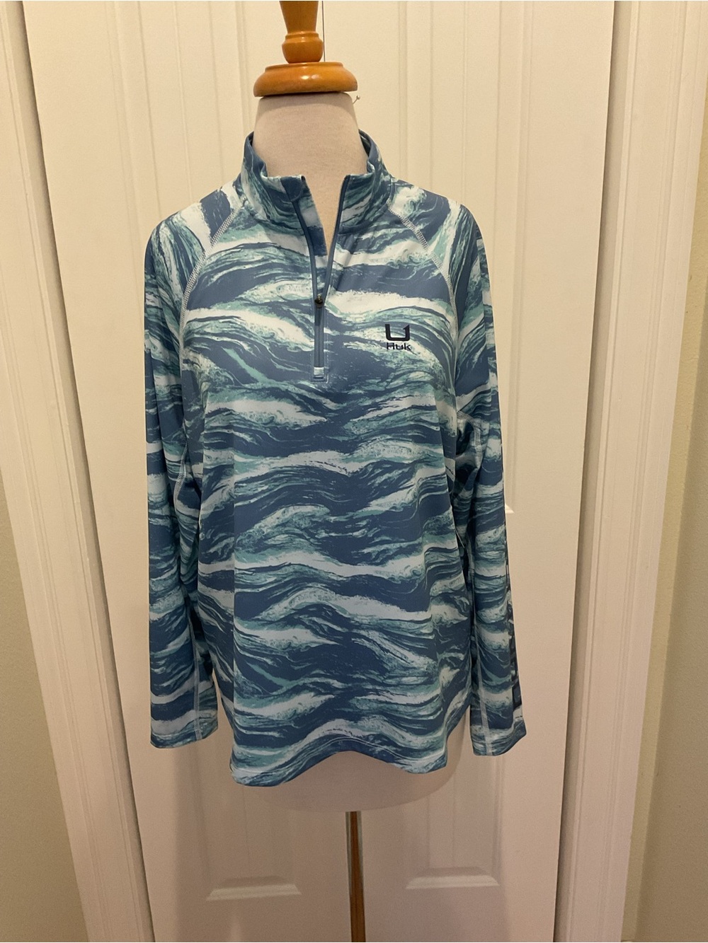 Huk Blue Wave-Print Quarter Zip Pullover Size L
